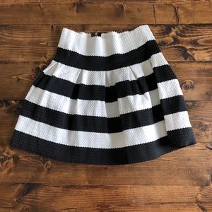 • Red Dress Boutique Skirt •